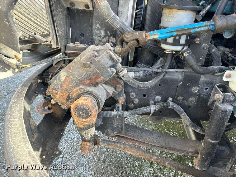 image for item EH6662 2006 International 4400 flatbed truck