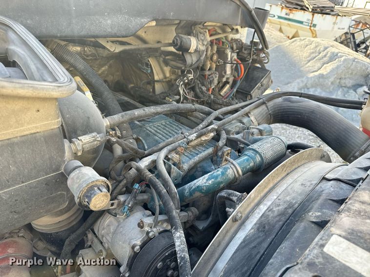 image for item EH6662 2006 International 4400 flatbed truck