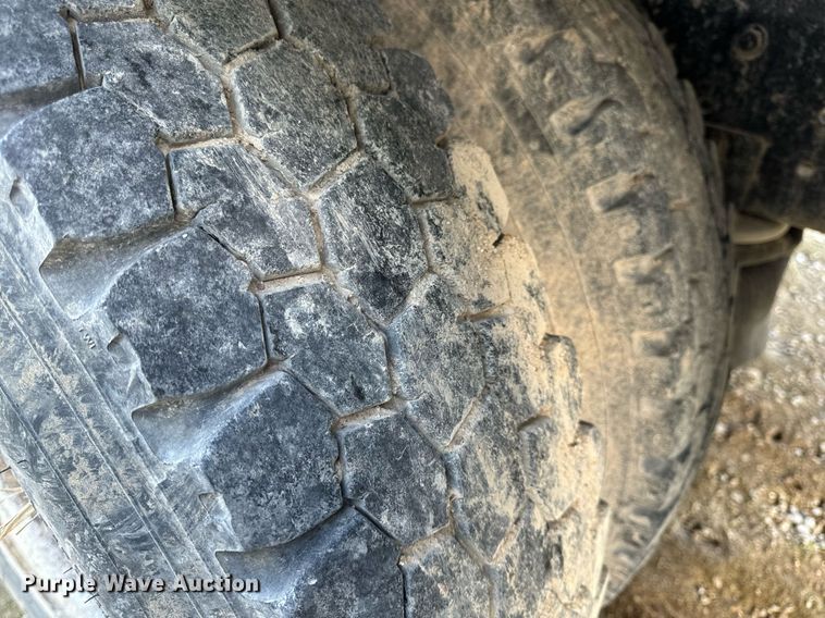 image for item EH6662 2006 International 4400 flatbed truck