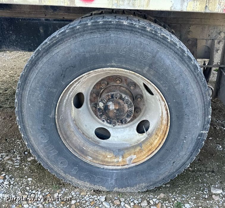 image for item EH6662 2006 International 4400 flatbed truck