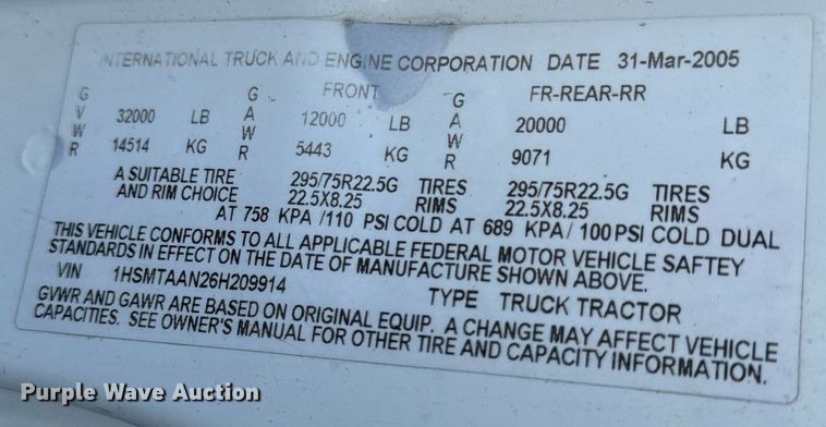 image for item EH6662 2006 International 4400 flatbed truck