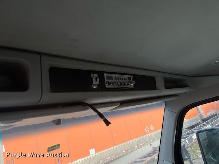 image for item EI0705 2017 Kenworth T880 semi truck