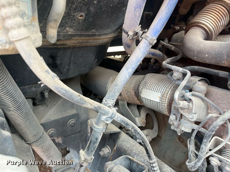 image for item EI0705 2017 Kenworth T880 semi truck