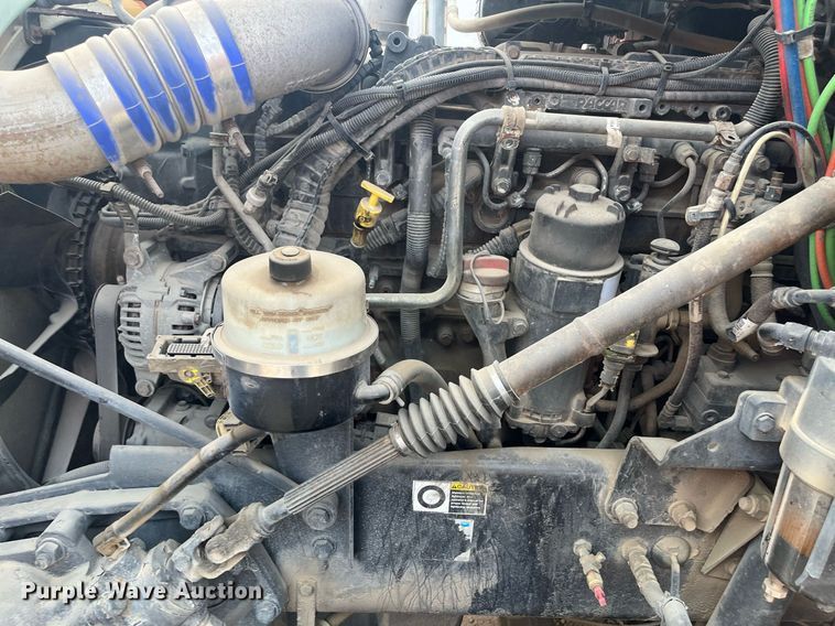 image for item EI0705 2017 Kenworth T880 semi truck