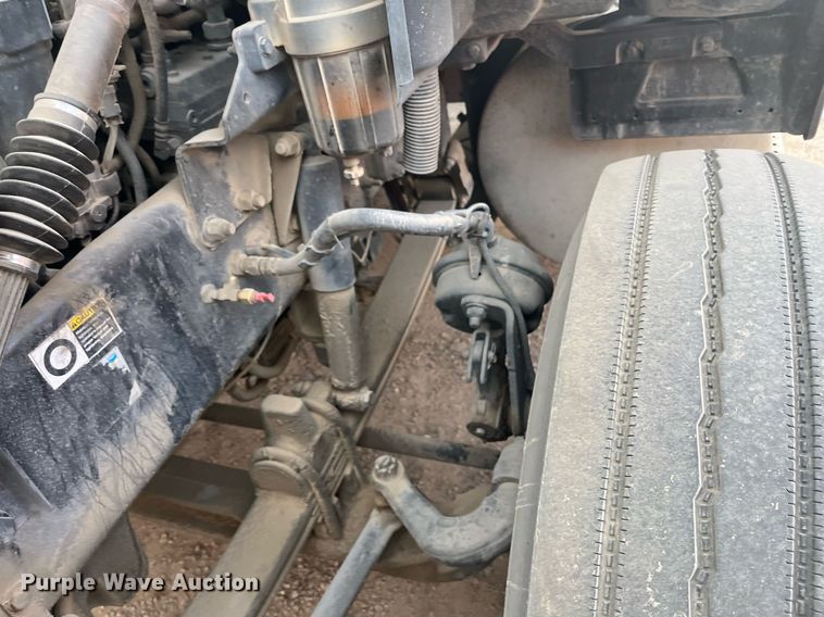 image for item EI0705 2017 Kenworth T880 semi truck