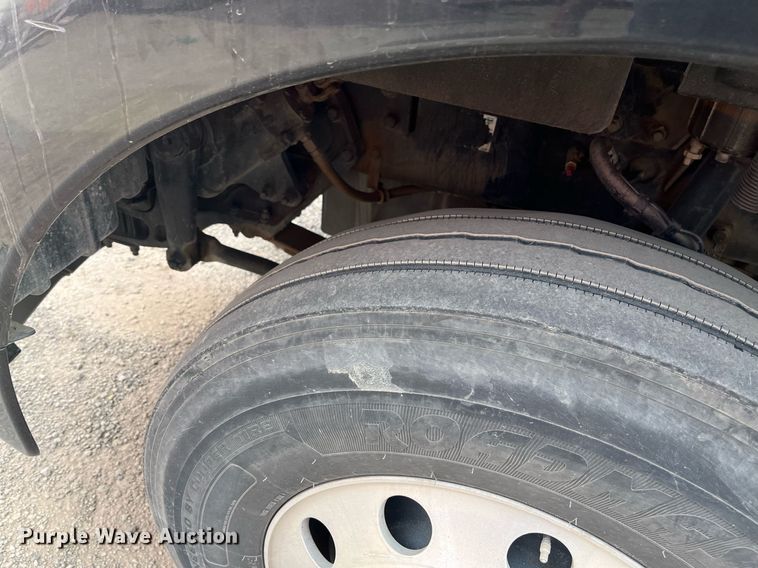 image for item EI0705 2017 Kenworth T880 semi truck