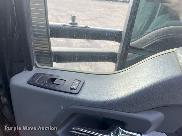 image for item EI0706 2017 Kenworth T880 semi truck