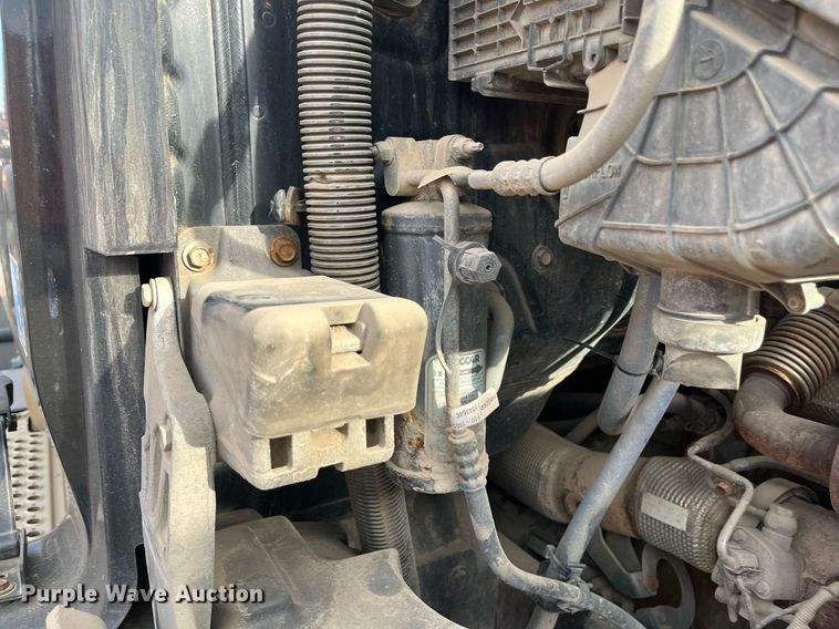 image for item EI0706 2017 Kenworth T880 semi truck