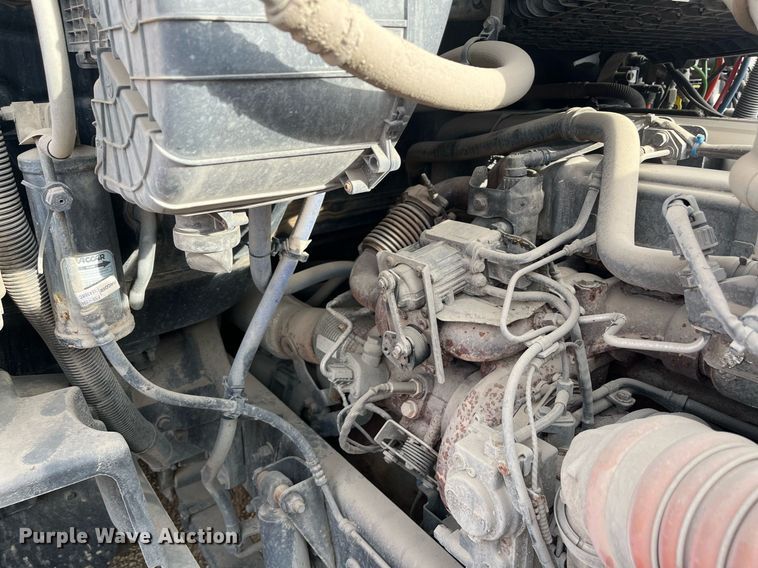 image for item EI0706 2017 Kenworth T880 semi truck