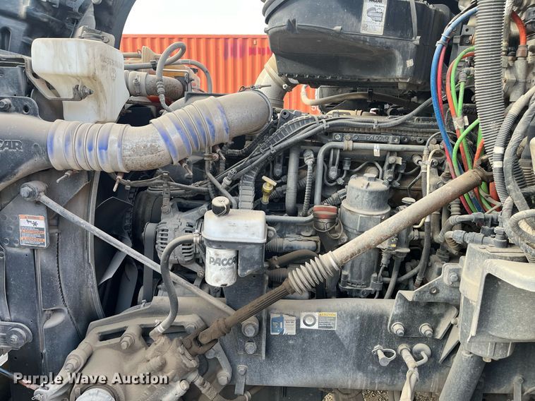 image for item EI0706 2017 Kenworth T880 semi truck