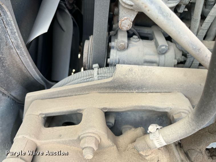 image for item EI0706 2017 Kenworth T880 semi truck