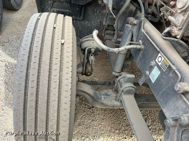 image for item EI0706 2017 Kenworth T880 semi truck