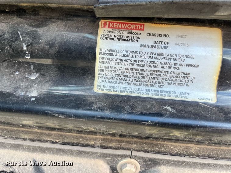 image for item EI0706 2017 Kenworth T880 semi truck