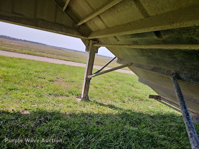 image for item EI3667 1999 Jet grain trailer