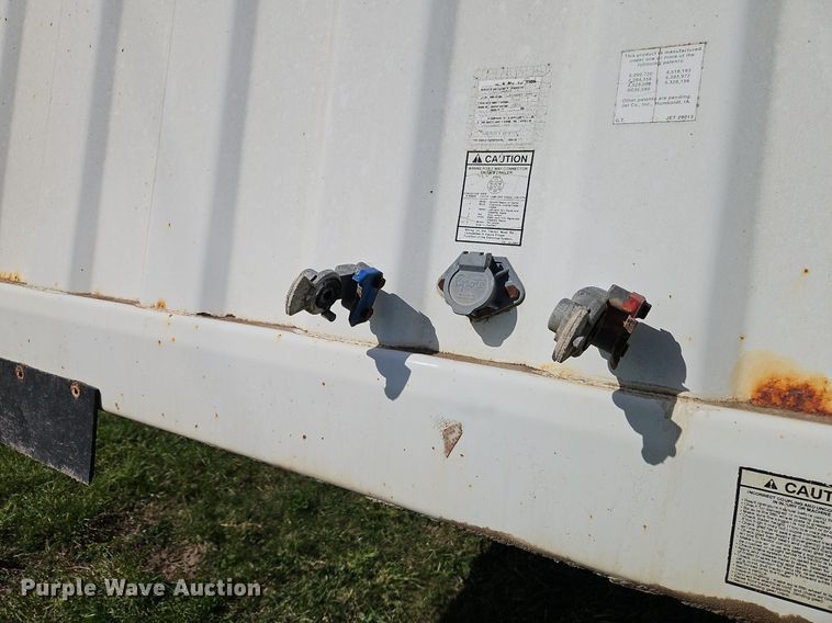 image for item EI3667 1999 Jet grain trailer