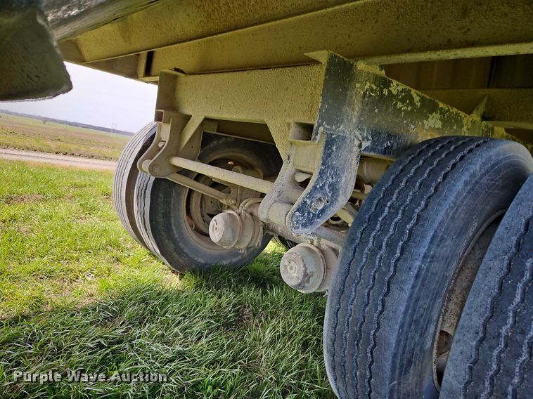 image for item EI3667 1999 Jet grain trailer