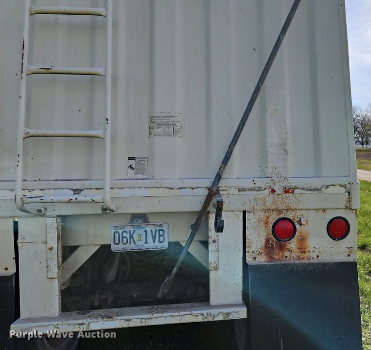 image for item EI3667 1999 Jet grain trailer