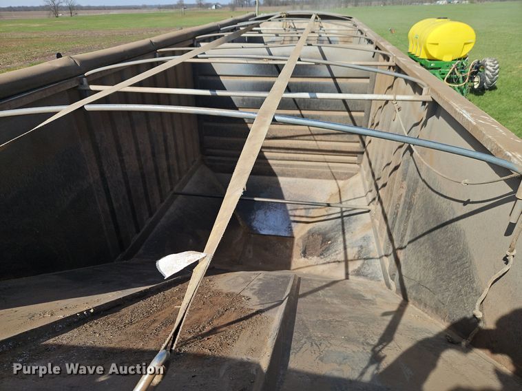 image for item EI3667 1999 Jet grain trailer