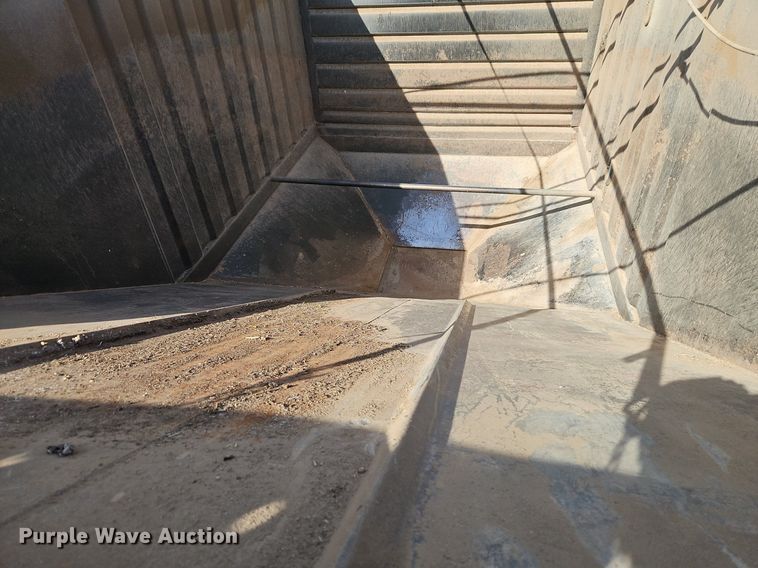 image for item EI3667 1999 Jet grain trailer