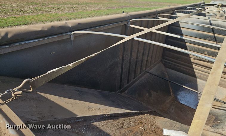 image for item EI3667 1999 Jet grain trailer