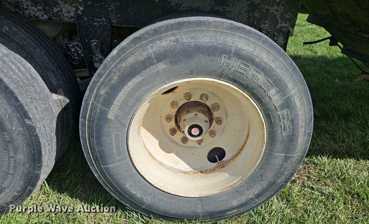 image for item EI3667 1999 Jet grain trailer