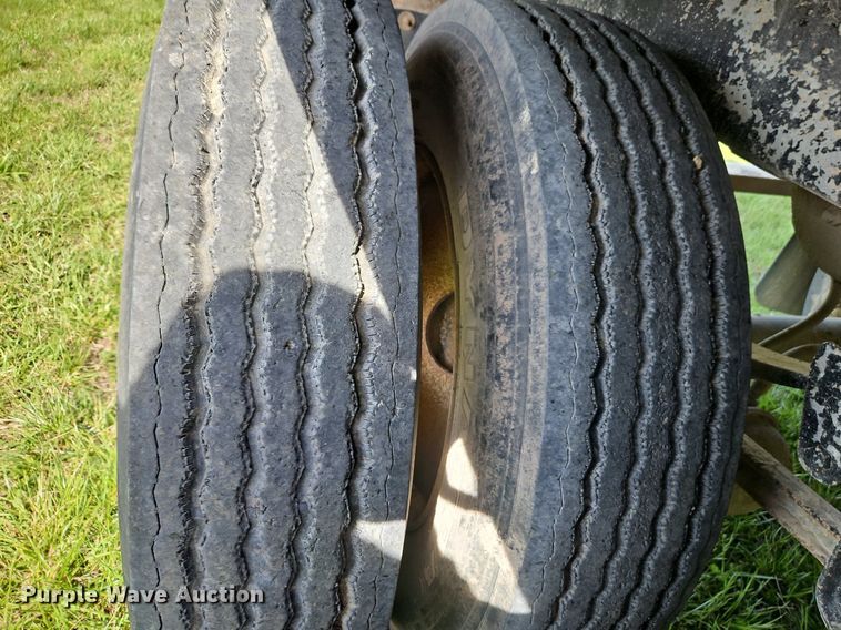 image for item EI3667 1999 Jet grain trailer