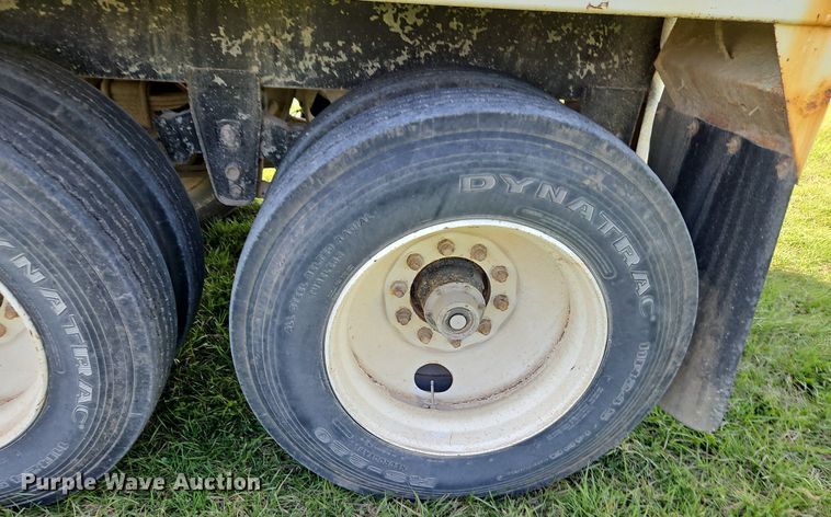 image for item EI3667 1999 Jet grain trailer