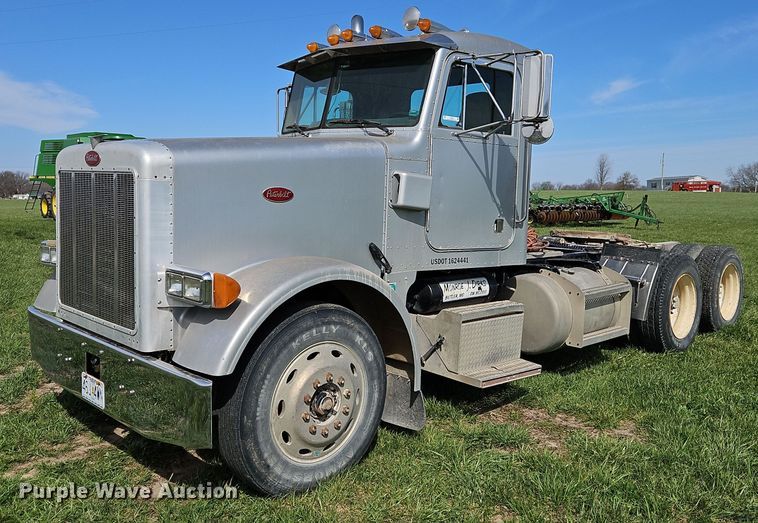 image for item EI3668 1992 Peterbilt  378 semi truck
