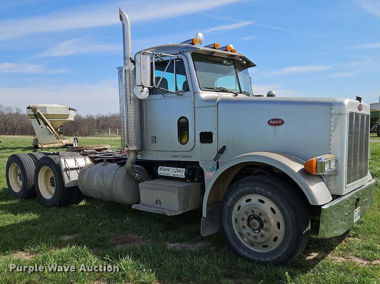 image for item EI3668 1992 Peterbilt  378 semi truck