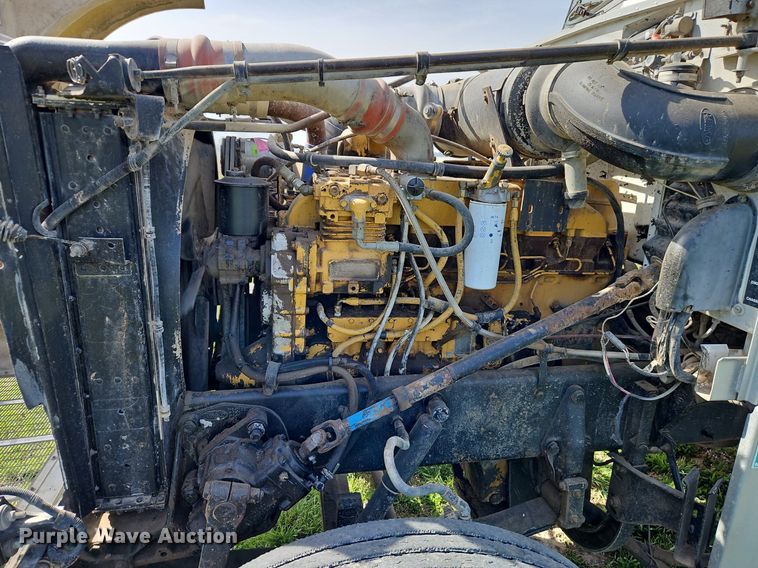 image for item EI3668 1992 Peterbilt  378 semi truck