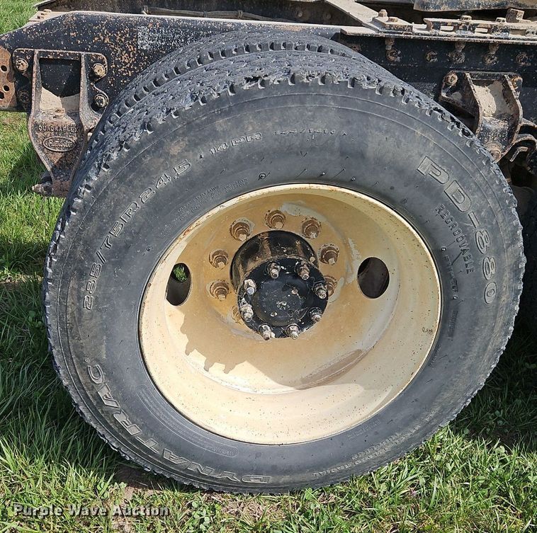 image for item EI3668 1992 Peterbilt  378 semi truck