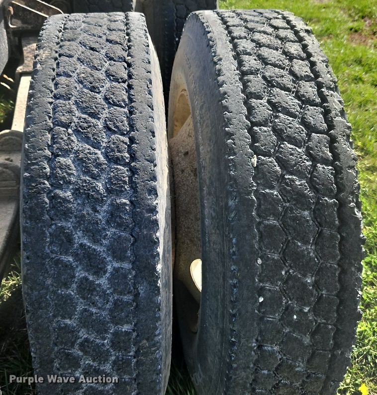 image for item EI3668 1992 Peterbilt  378 semi truck