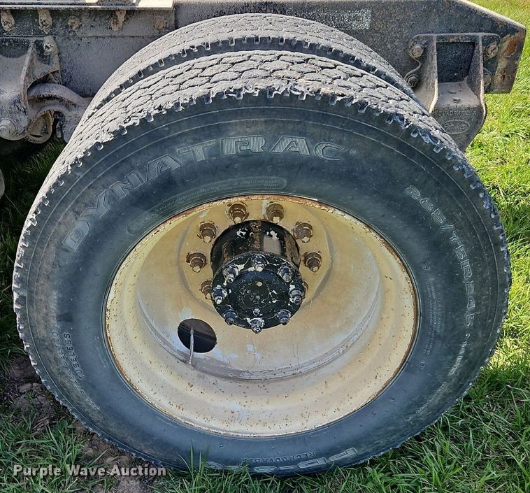 image for item EI3668 1992 Peterbilt  378 semi truck