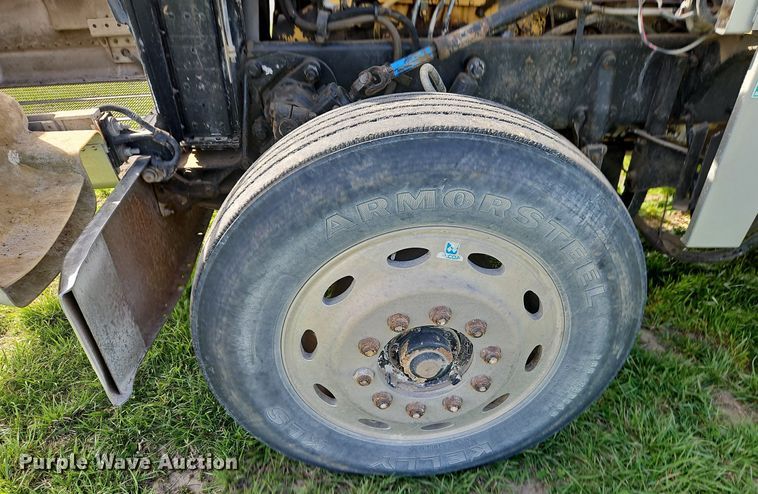 image for item EI3668 1992 Peterbilt  378 semi truck