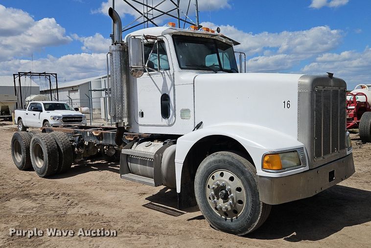 image for item EI3722 1997 Peterbilt 377 truck cab and chassis