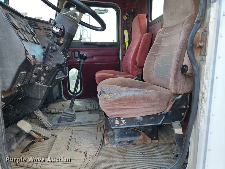 image for item EI3722 1997 Peterbilt 377 truck cab and chassis