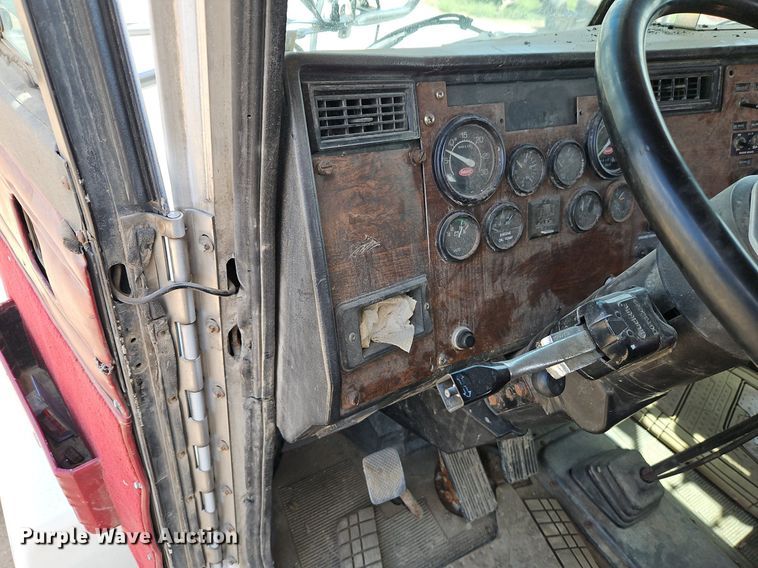 image for item EI3722 1997 Peterbilt 377 truck cab and chassis