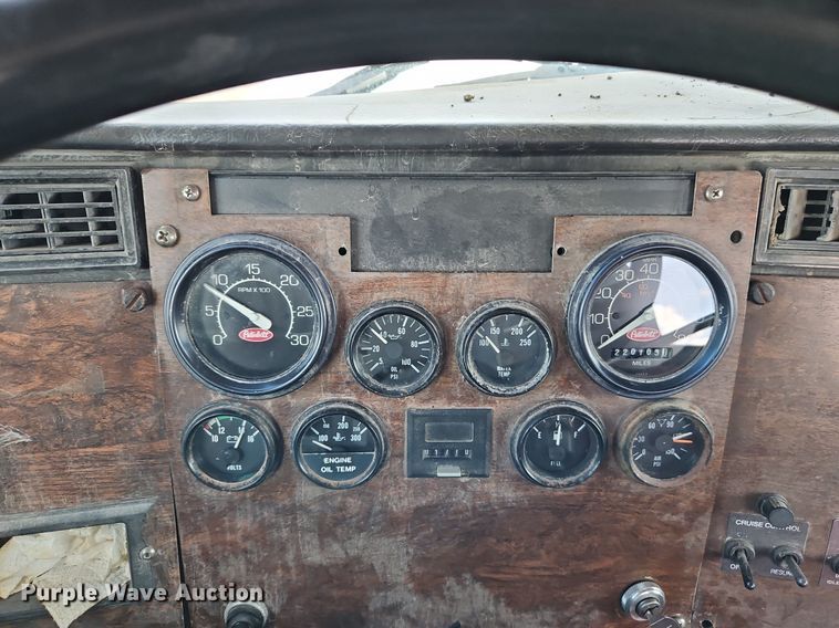 image for item EI3722 1997 Peterbilt 377 truck cab and chassis