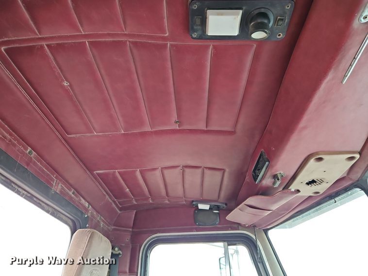 image for item EI3722 1997 Peterbilt 377 truck cab and chassis