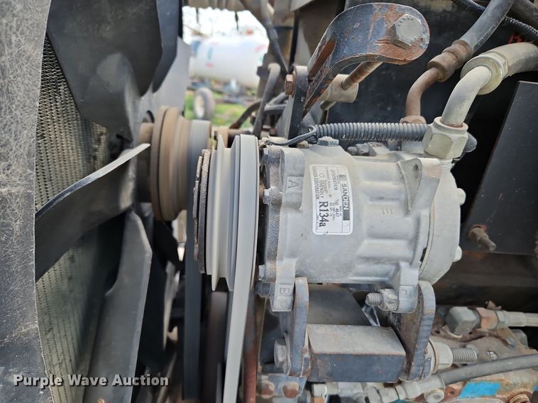 image for item EI3722 1997 Peterbilt 377 truck cab and chassis