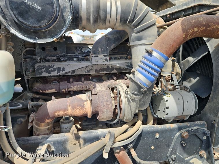 image for item EI3722 1997 Peterbilt 377 truck cab and chassis