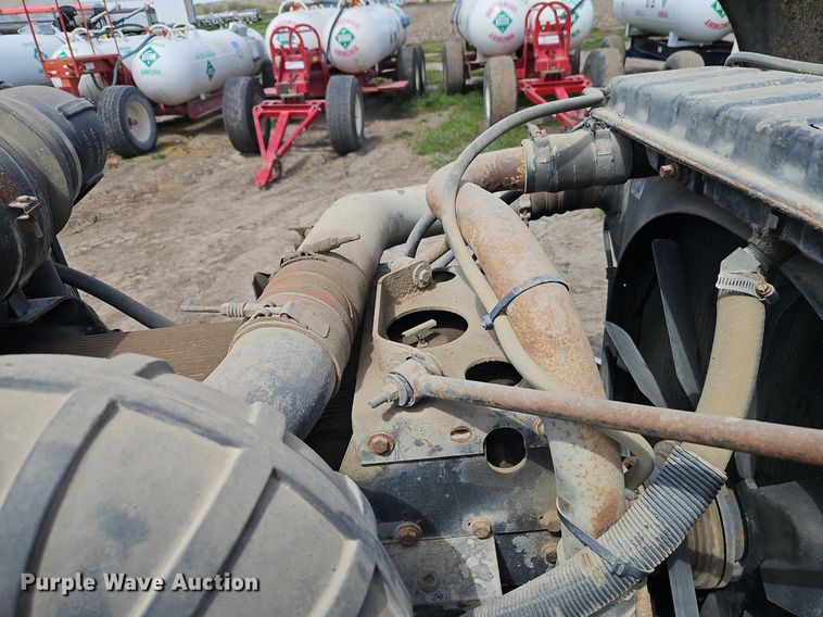 image for item EI3722 1997 Peterbilt 377 truck cab and chassis