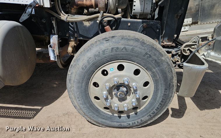 image for item EI3722 1997 Peterbilt 377 truck cab and chassis