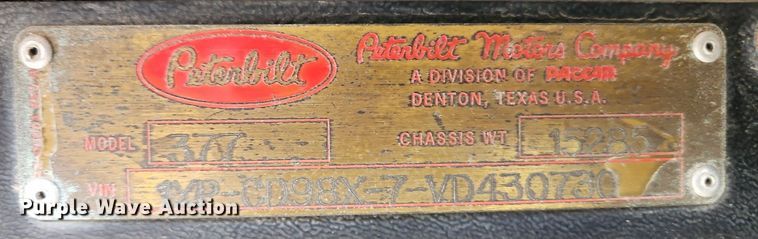 image for item EI3722 1997 Peterbilt 377 truck cab and chassis