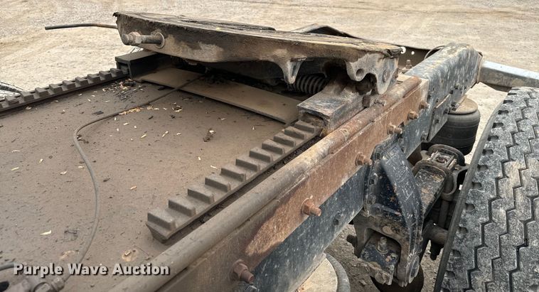 image for item EJ0394 1989 Peterbilt 379 semi truck