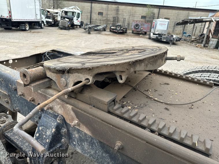 image for item EJ0394 1989 Peterbilt 379 semi truck