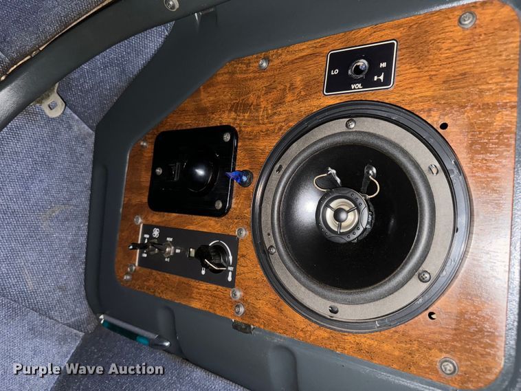 image for item EJ0394 1989 Peterbilt 379 semi truck