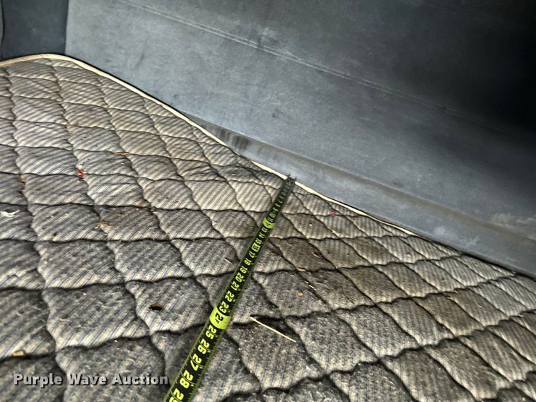 image for item EJ0394 1989 Peterbilt 379 semi truck