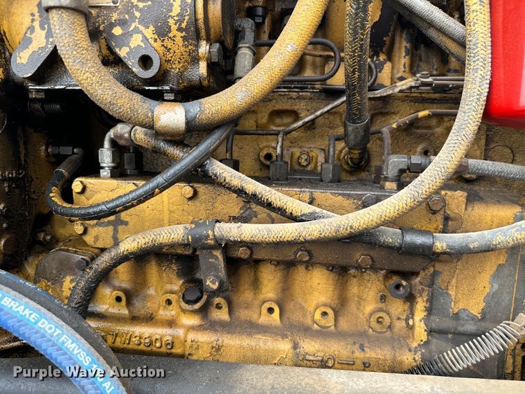 image for item EJ0394 1989 Peterbilt 379 semi truck