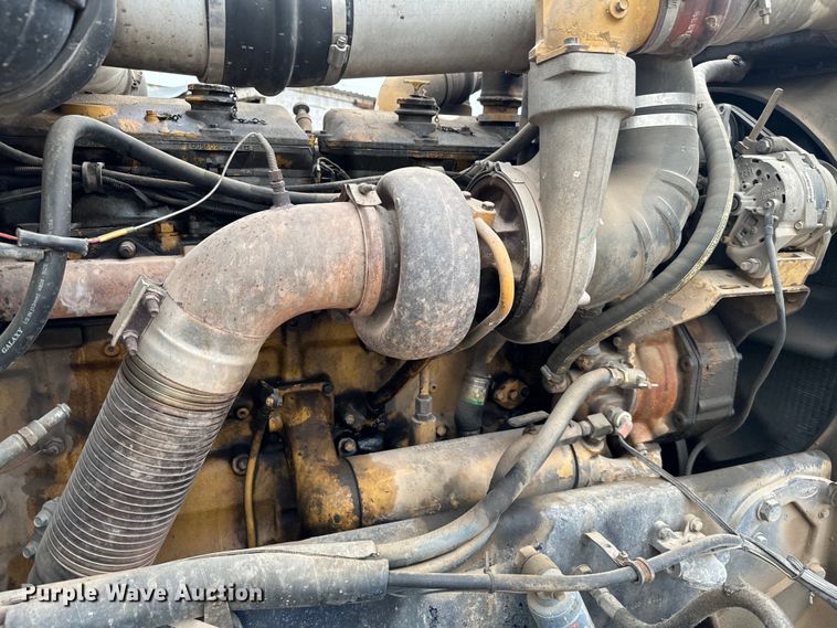 image for item EJ0394 1989 Peterbilt 379 semi truck